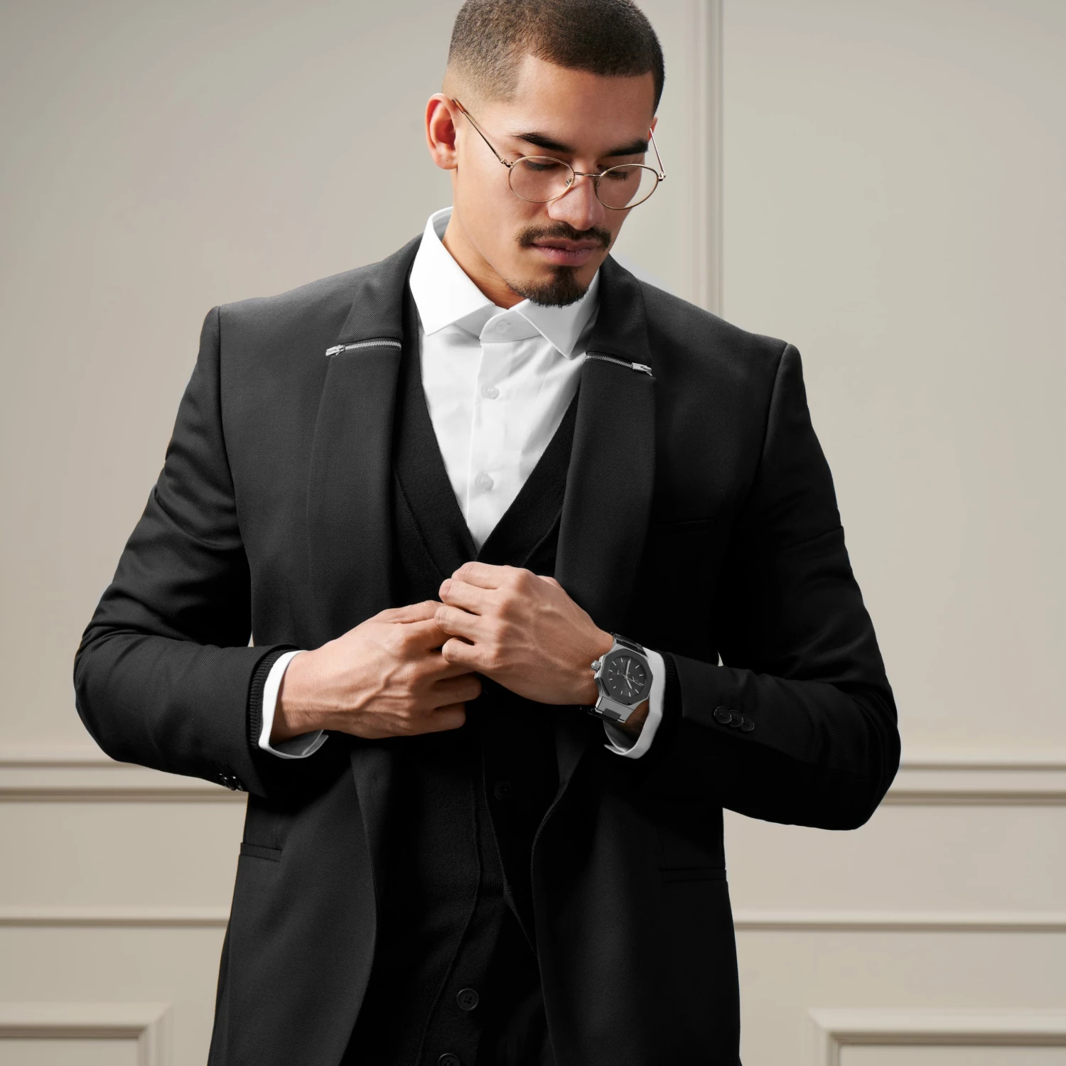 Promo ๐ Arkai Mace | Limited Edition Silver-Tone & Gunmetal Stainless Steel Moonphase โ Watch ๐งจ 7 Promo ๐ Arkai Mace | Limited Edition Silver-Tone & Gunmetal Stainless Steel Moonphase โ Watch ๐งจ - Image 5