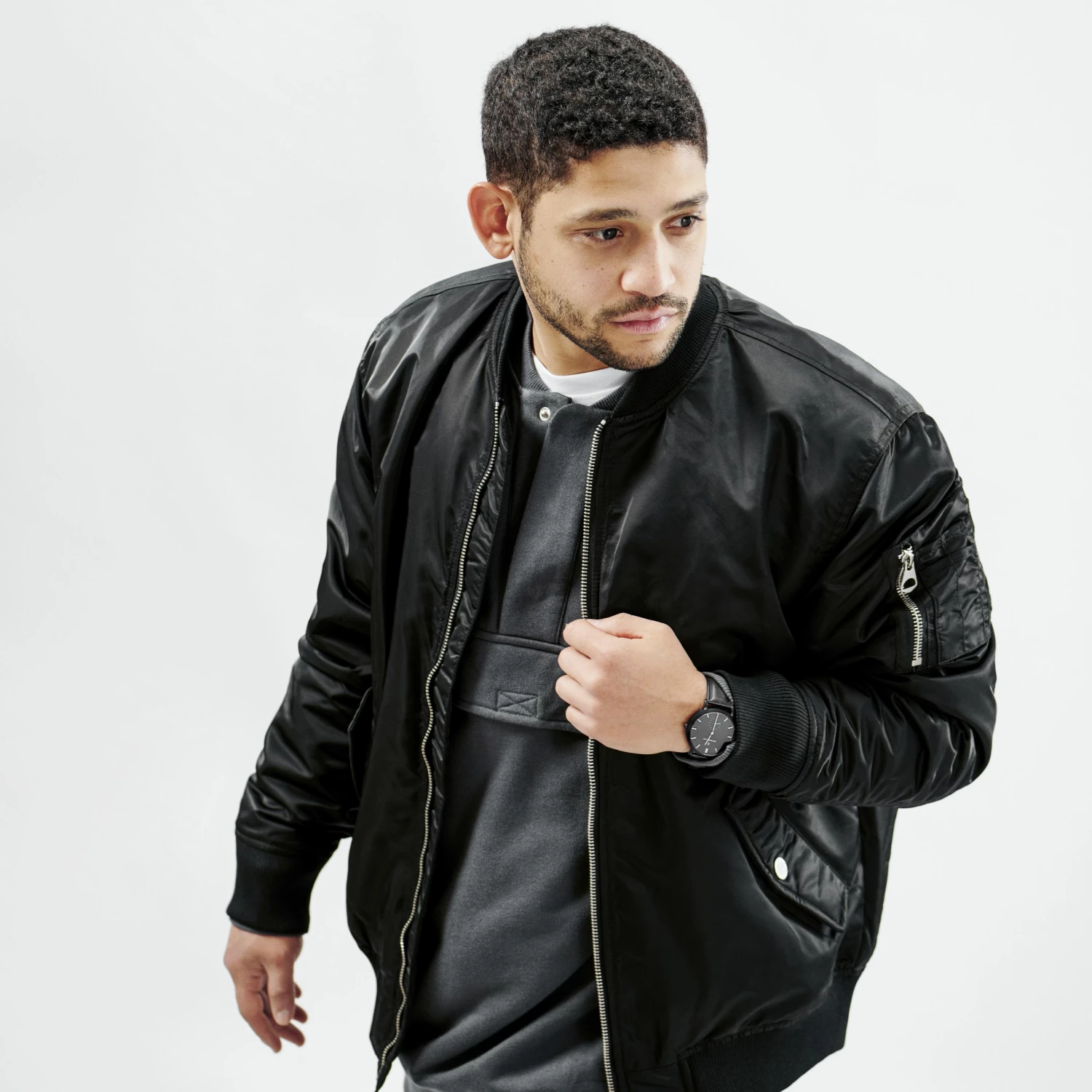 Best Pirce π― Seizmont Aether | Black & Silver-Tone Stainless Steel Minimalist β Watch With Azure Blue Detail βοΈ 5 Best Pirce π― Seizmont Aether | Black & Silver-Tone Stainless Steel Minimalist β Watch With Azure Blue Detail βοΈ - Image 3